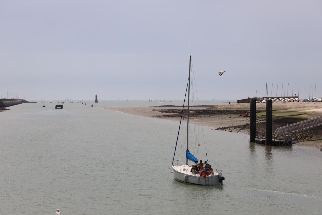 Un Hotel Sur Le Port La Rochelle  Luaran gambar